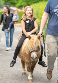 Sommerfest Pony reiten 